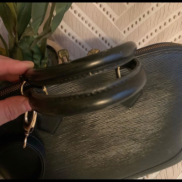 Sold❗️Louis Vuitton Satchel,authentic EPI Alma - Picture 8 of 16